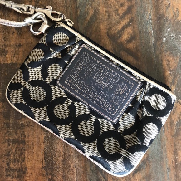 Coach Handbags - Poppy Coach Wristlet Coach Handbags - Poppy Coach Wristlet
